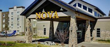 Chateau Nova Hotel Форт-МакМеррей Екстер'єр фото